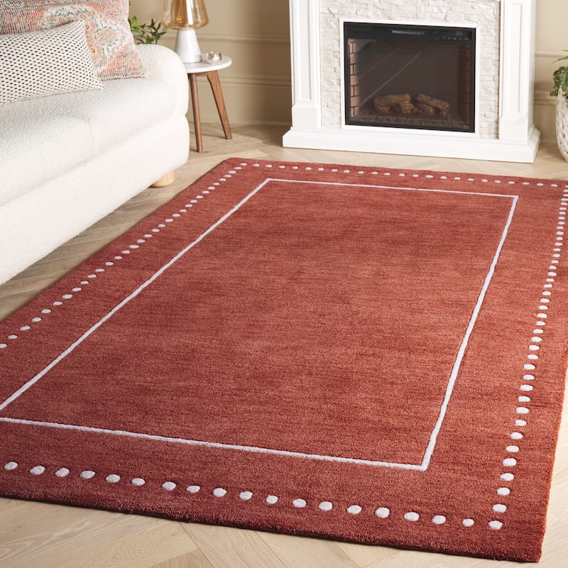SAFAVIEH Handmade Bella Alverta Dotted Border Wool Rug