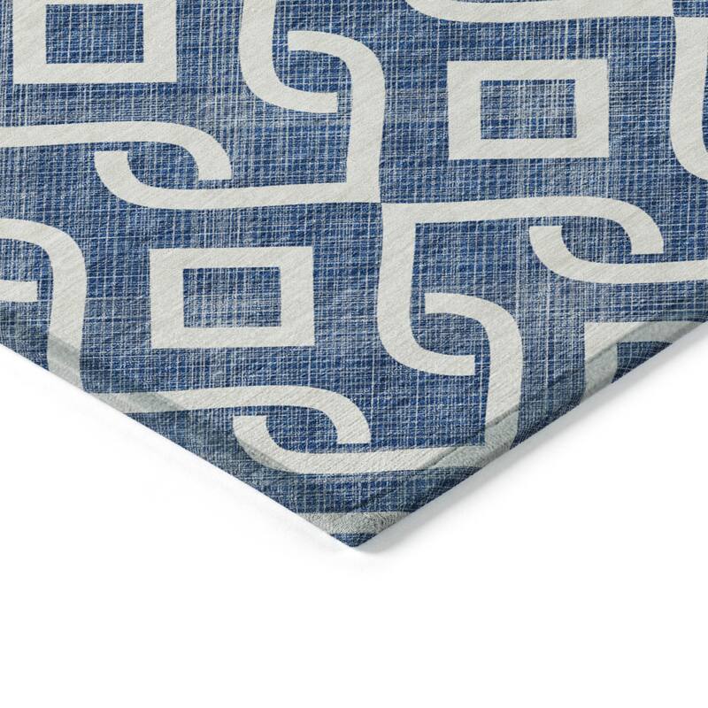 Machine Washable Indoor/ Outdoor Chantille Modern Trellis Rug