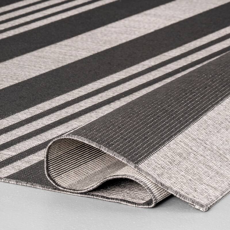 Nuloom Kristen Striped Indoor/Outdoor Area Rug