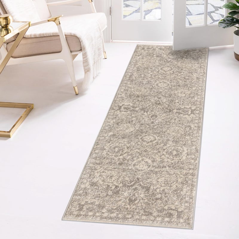Traditional Nixa Collection Area Rug - 2'11"x16'5" - Gray
