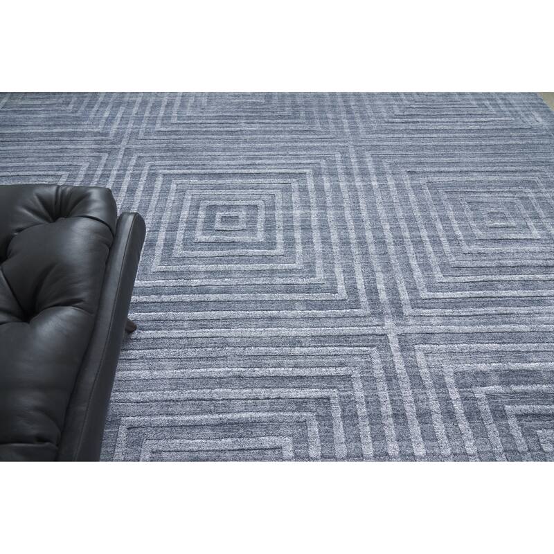 EXQUISITE RUGS Castelli Hand-loomed Bamboo Silk/Wool Charcoal Area Rug.