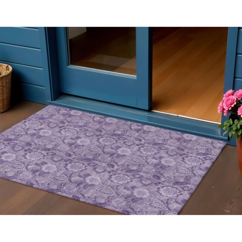 HomeRoots Floral Transitional Rectangle Outdoor Rug - 3' x 5'