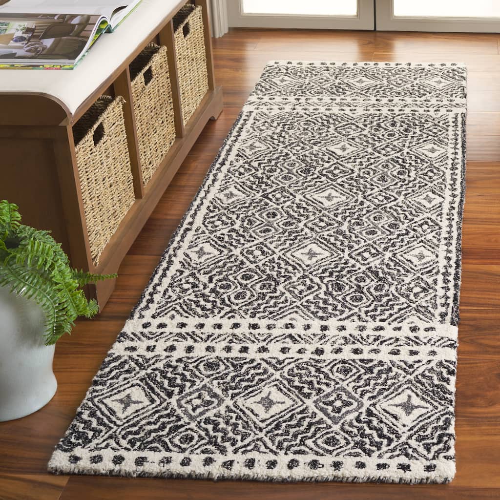 SAFAVIEH Handmade Micro-Loop Lutetia Wool Rug