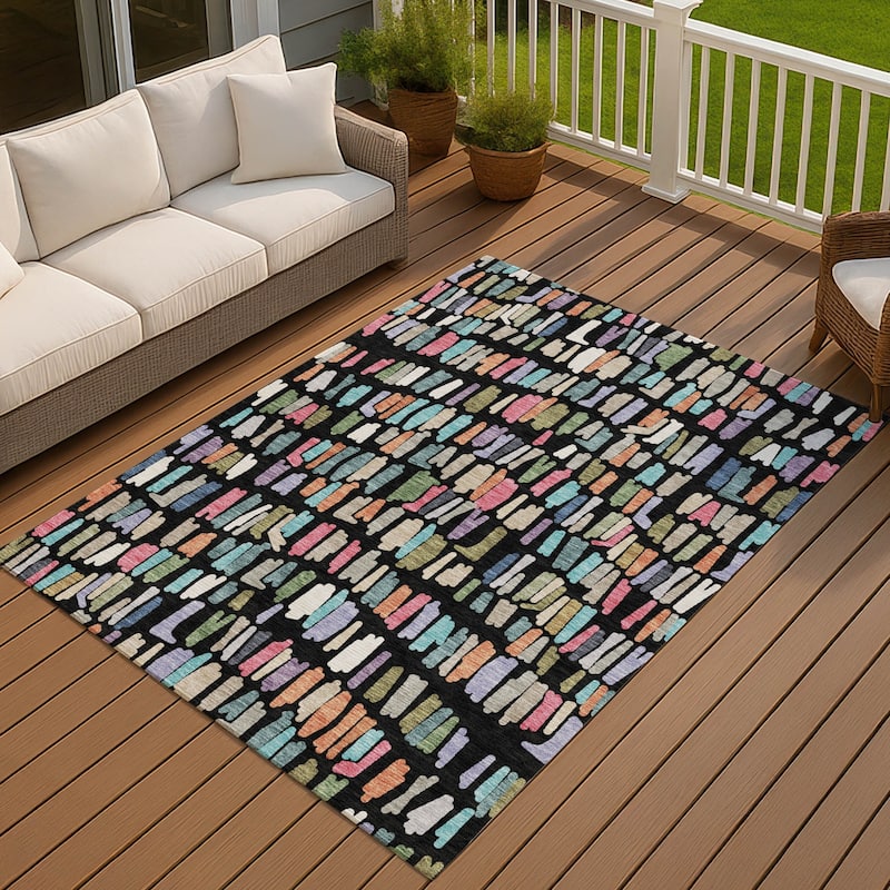 Machine Washable Indoor/ Outdoor Modern Mosaic Chantille Rug - Black - 5' x 7'6"