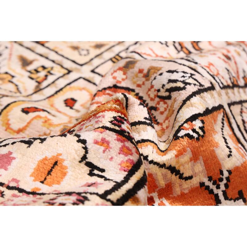 ECARPETGALLERY Hand-knotted Kashmir Cream Viscose Rug - 4'11 x 6'8