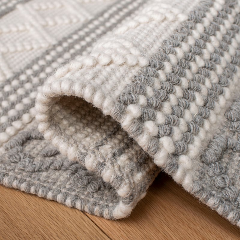 SAFAVIEH Handmade Natura Potita Moroccan Wool Rug - Ivory/Grey - 5' x 8'