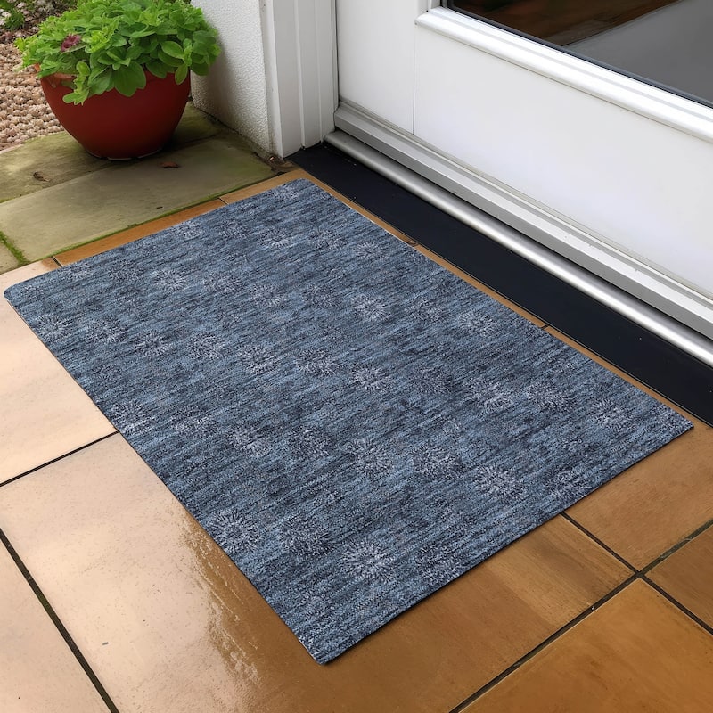 Machine Washable Indoor/ Outdoor Chantille Floral Burst Rug - Blue - 1'8" x 2'6"