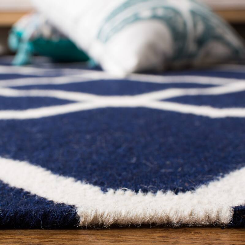 SAFAVIEH Handmade Flatweave Dhurries Chiang Modern Moroccan Wool Rug
