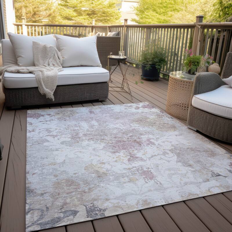 Machine Washable Indoor/ Outdoor Chantille Vintage Damask Rug