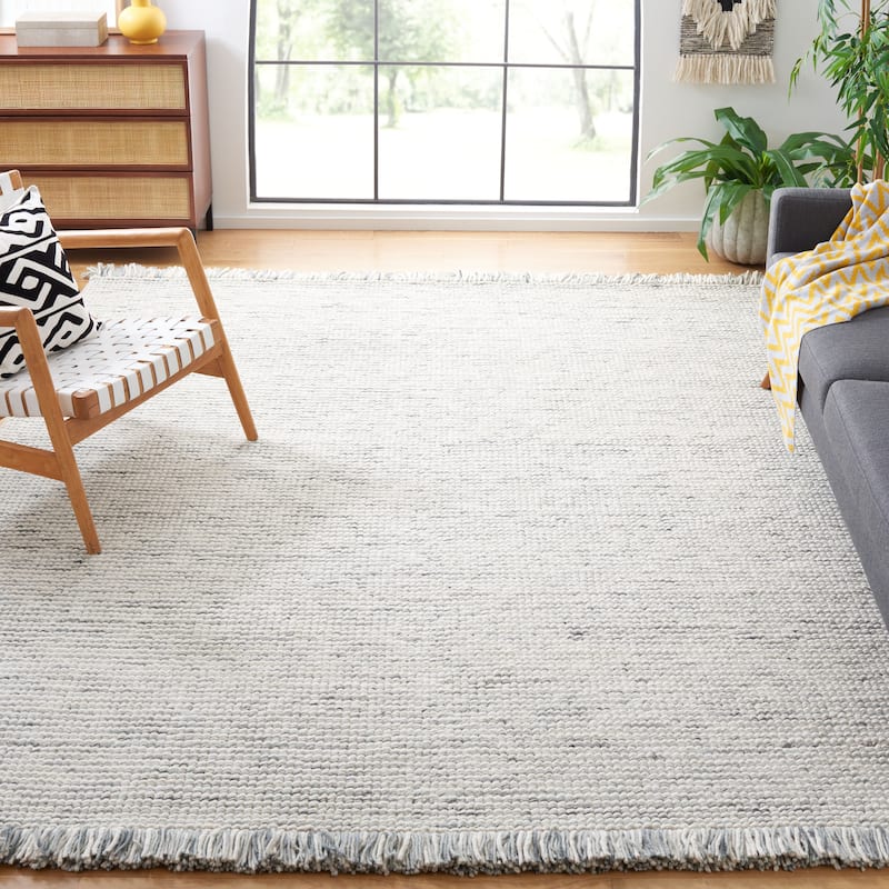 SAFAVIEH Natura Bernetta Wool Fringe Rug - 5' x 8' - Sage/Ivory