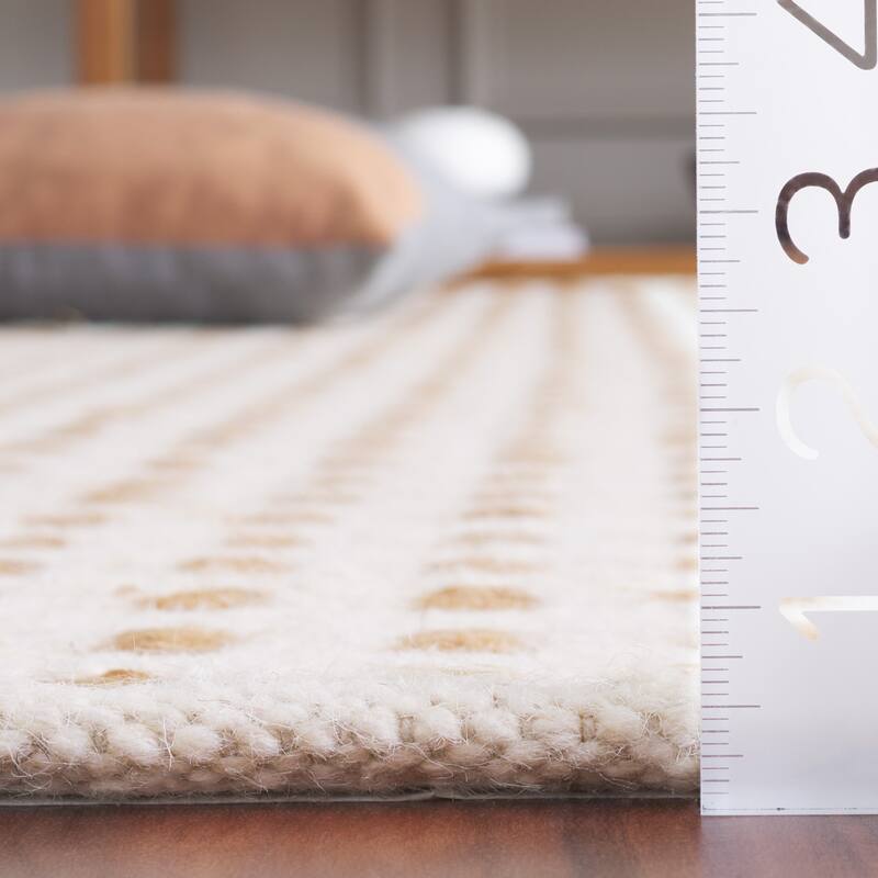 SAFAVIEH Hand-Woven Natura Adriene Transitional Wool Rug