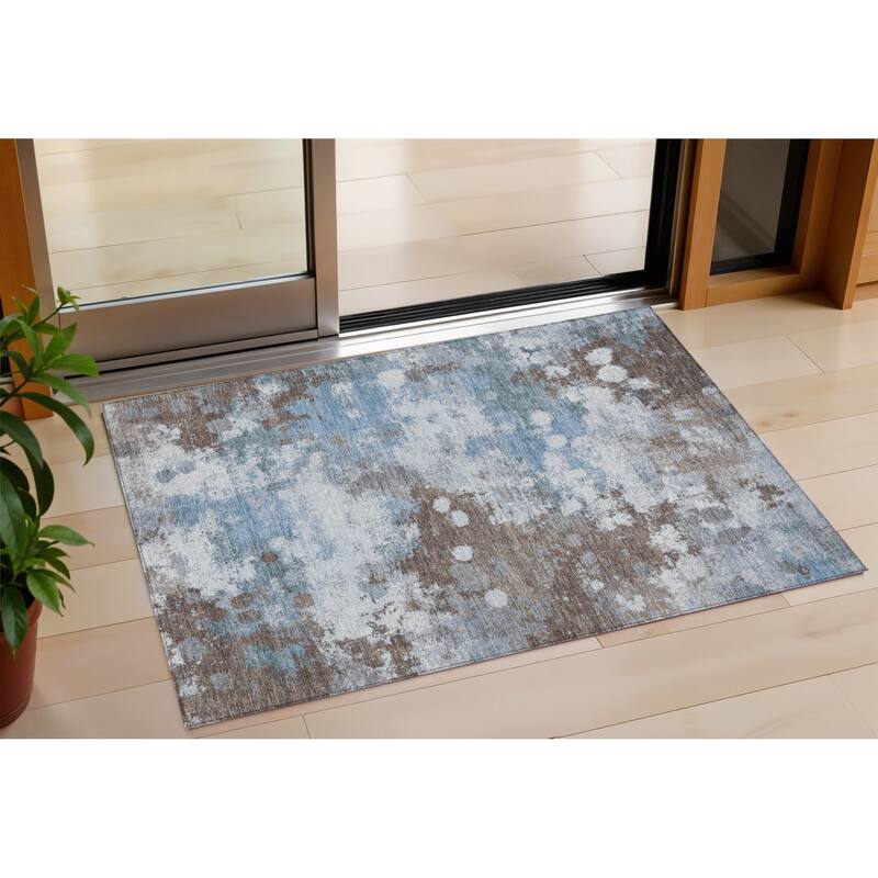 HomeRoots Abstract Transitional Rectangle Outdoor Rug - 3' x 5'