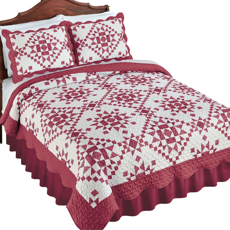 Classic Star Design Patchwork Scalloped Edge Quilt