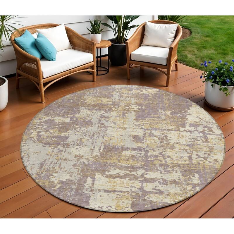 HomeRoots Abstract Transitional Rectangle Outdoor Rug - 8' Round