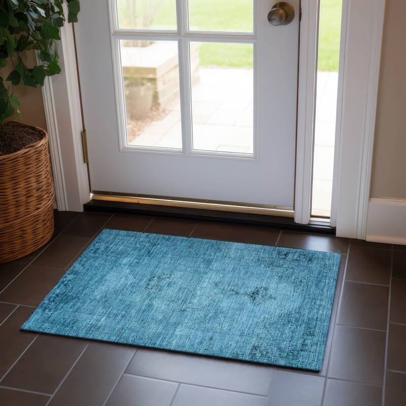 Machine Washable Indoor/ Outdoor Chantille Vintage Traditional Rug - Blue - 1'8" x 2'6"