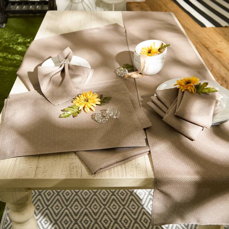 DII Stone Tonal Lattice Print Outdoor Tablecloth With Zipper 60 Round