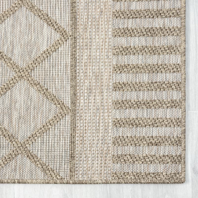Sevita Tan/Brown Contemporary Diamond Indoor Outdoor Area Rug