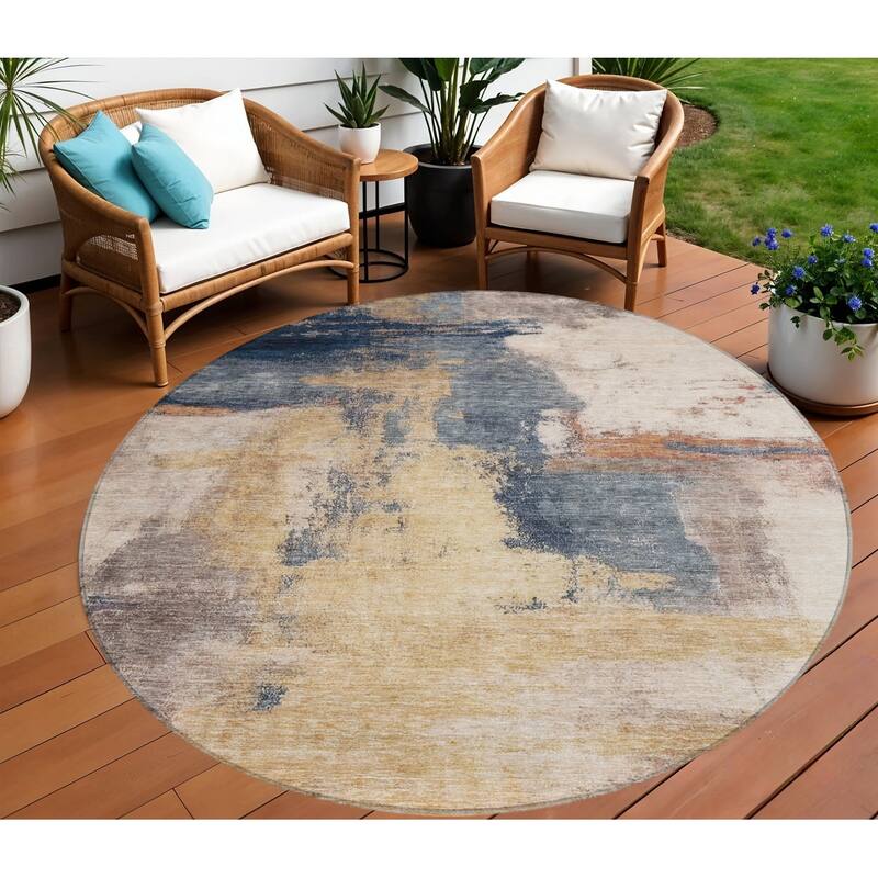 HomeRoots Abstract Transitional Rectangle Outdoor Rug - 8' Round
