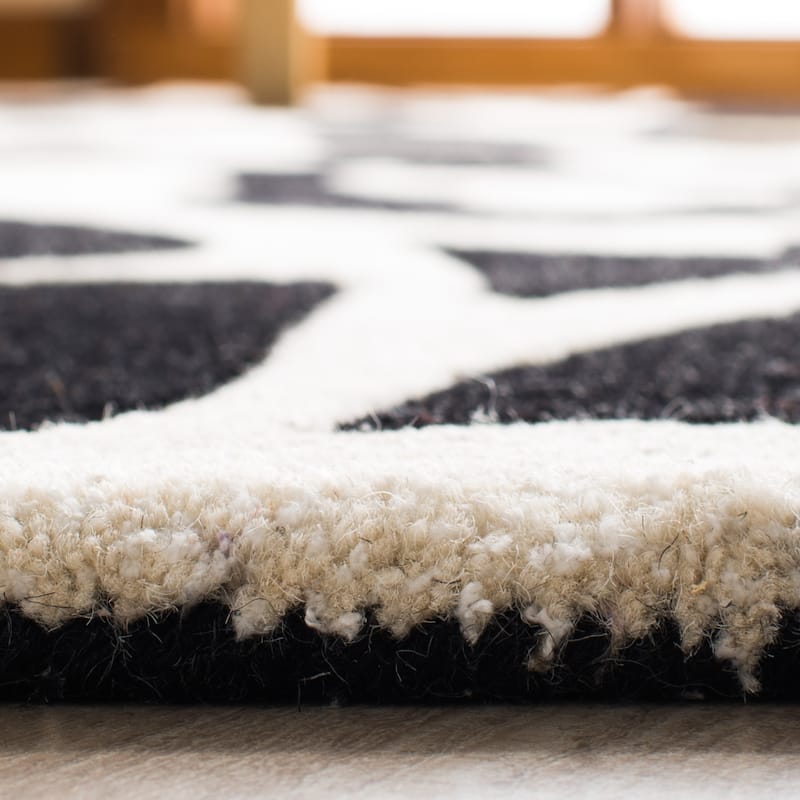 SAFAVIEH Handmade Soho Kali N.Z. Wool Rug
