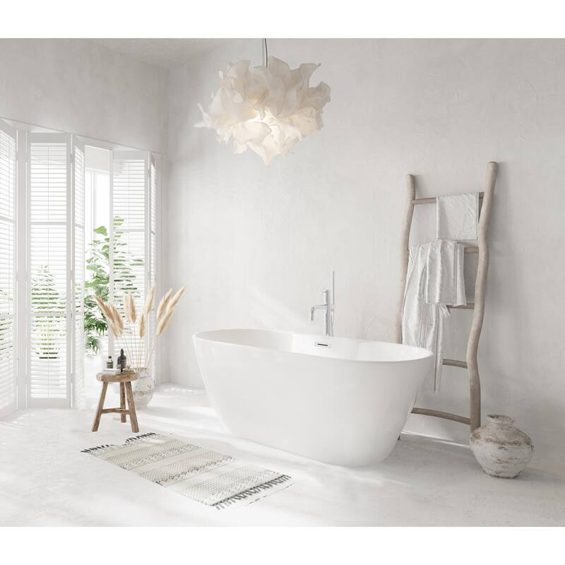 Nicolette Bathtub in Glossy White
