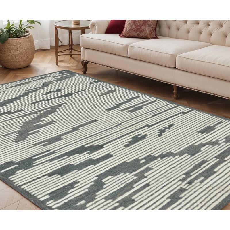 HomeRoots Abstract Lodge Rectangle Area Rug - 96.00 in. x 60.00 in.  x 0.45 in.