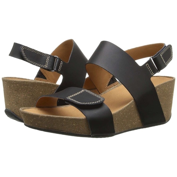 clarks auriel fin sandals