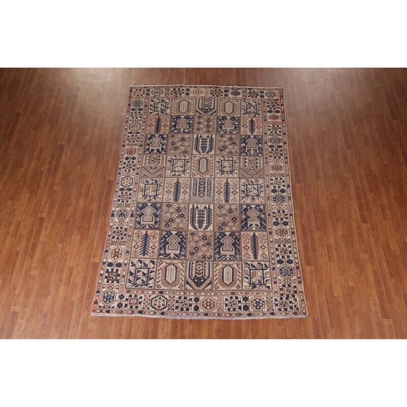 Bakhtiari Persian Vintage Rug Hand-Knotted Traditional Wool Carpet - 6'9"x 10'1"