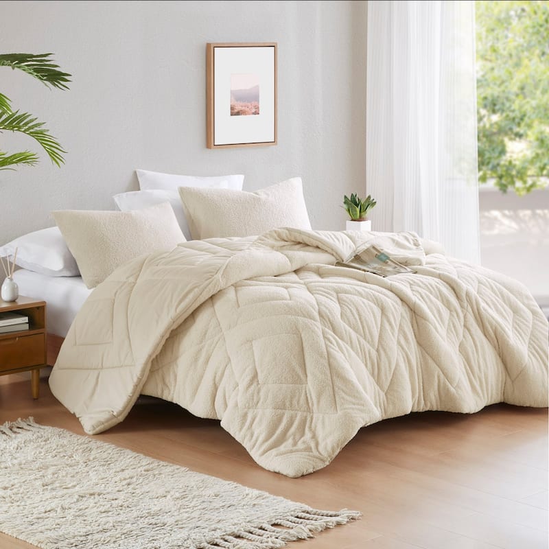 Chelsea Square Kyla Double Diamond Quilted Teddy Comforter Set