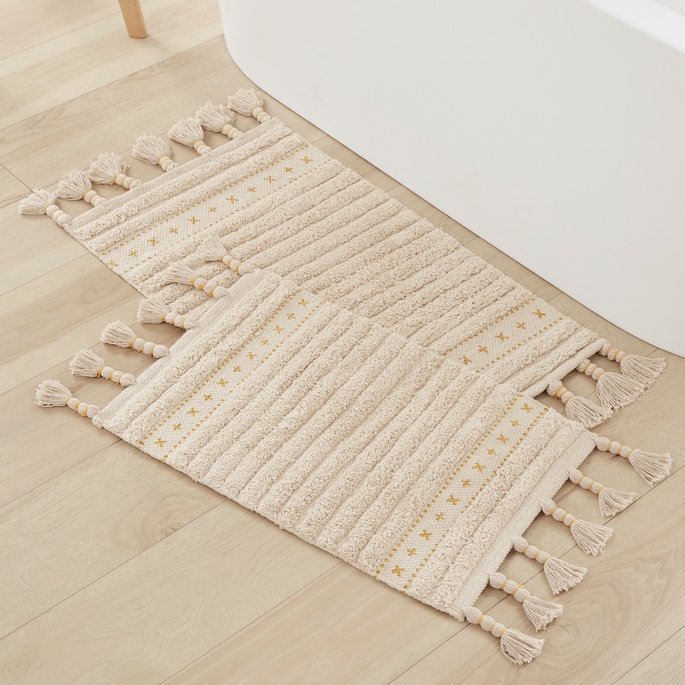 https://ak1.ostkcdn.com/images/products/is/images/direct/f46bb46ed3d9695bc76f03269c908a8cbad29f5d/Lucky-Brand-Overtufted-Cotton-Fringe-Boho-Bathroom-and-Home-Decor-Bath-Rugs.jpg