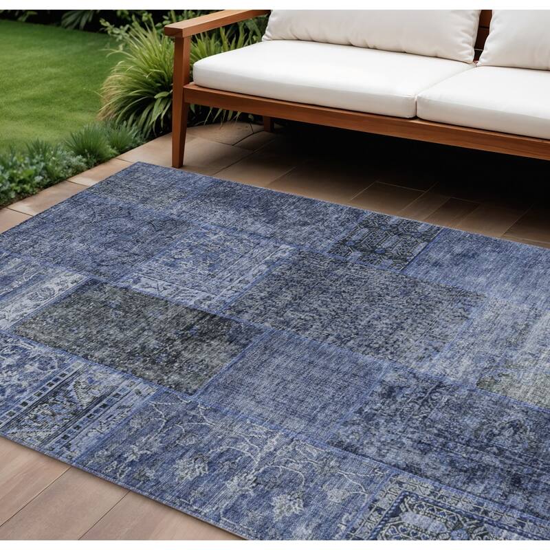 HomeRoots Patchwork Transitional Rectangle Outdoor Rug - 10' X 14'