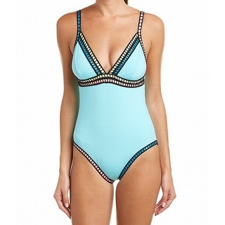 la blanca threading along one piece