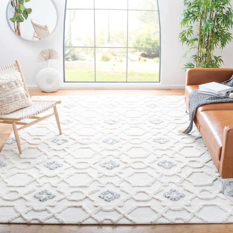 SAFAVIEH Handmade Casablanca Shag Flores Wool Rug - 6' x 9' - Ivory