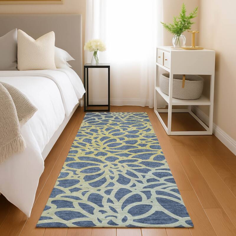 Machine Washable Indoor/ Outdoor Floral Craze Chantille Rug