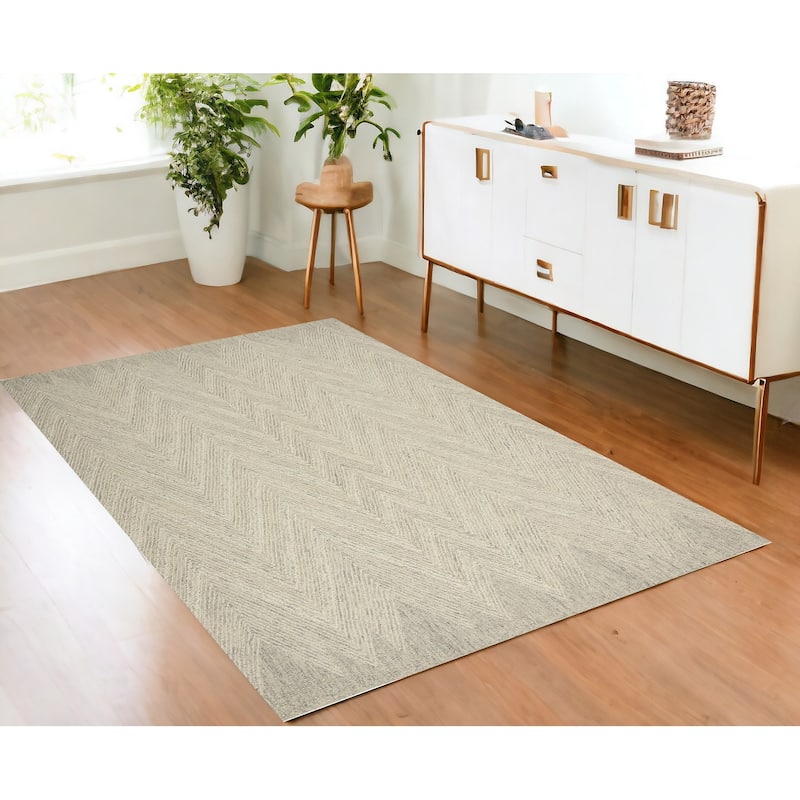 Dugov Power Loomed Modern Soft Area Rug By HomeRoots - 69' X '45' X '0.5 - Gray - Rectangle