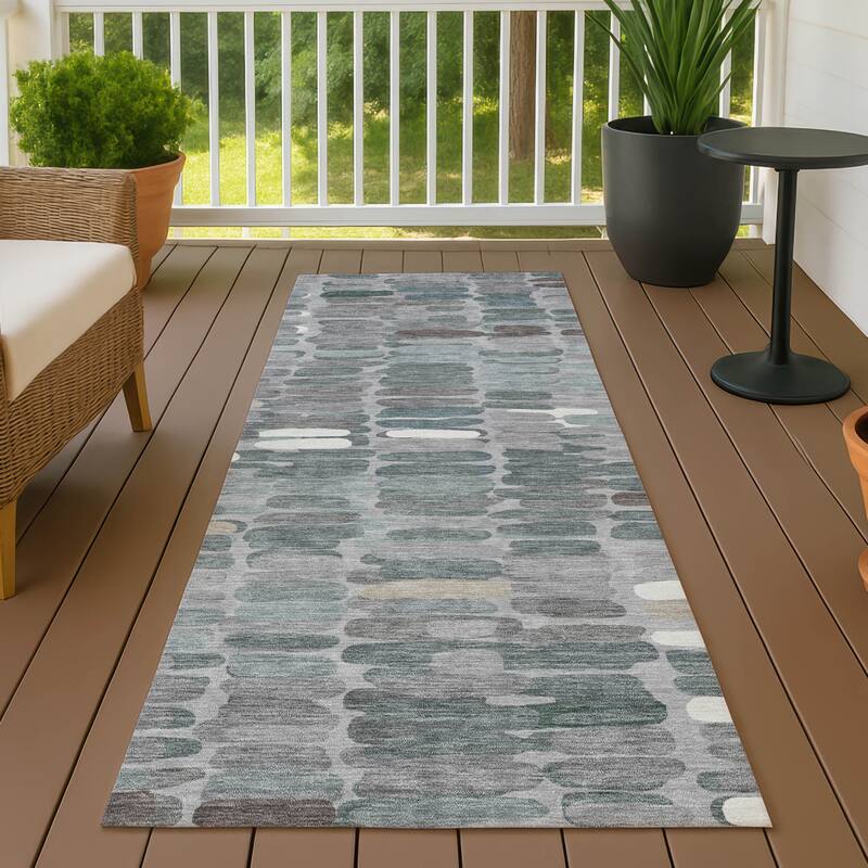 Machine Washable Indoor/ Outdoor Modern Caps Chantille Rug - Gray - 2'3" x 7'6"