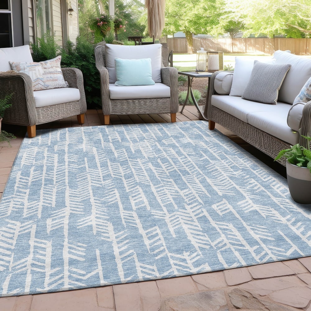 Machine Washable Indoor/ Outdoor Chantille Modern Arrows Rug