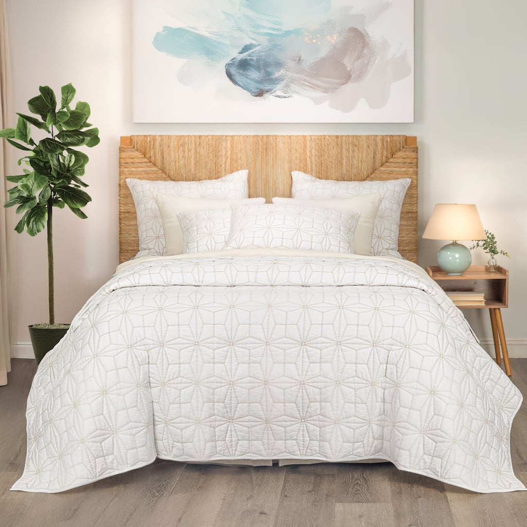 Victoria, White/Natural Quilt, Queen