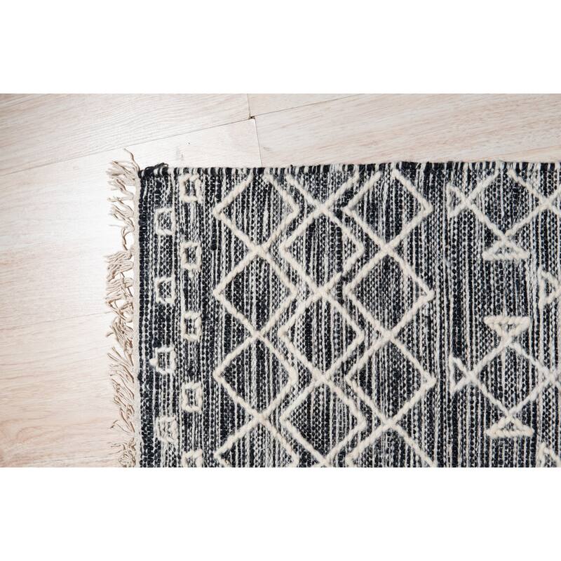 Black Contemporary Geometric Punja Kilim Area Rug - Elegant and Timeless Design