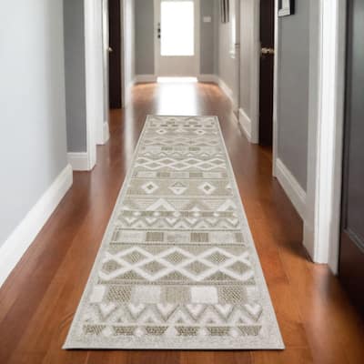 HomeRootsGeometric Casual Runner Area Rug