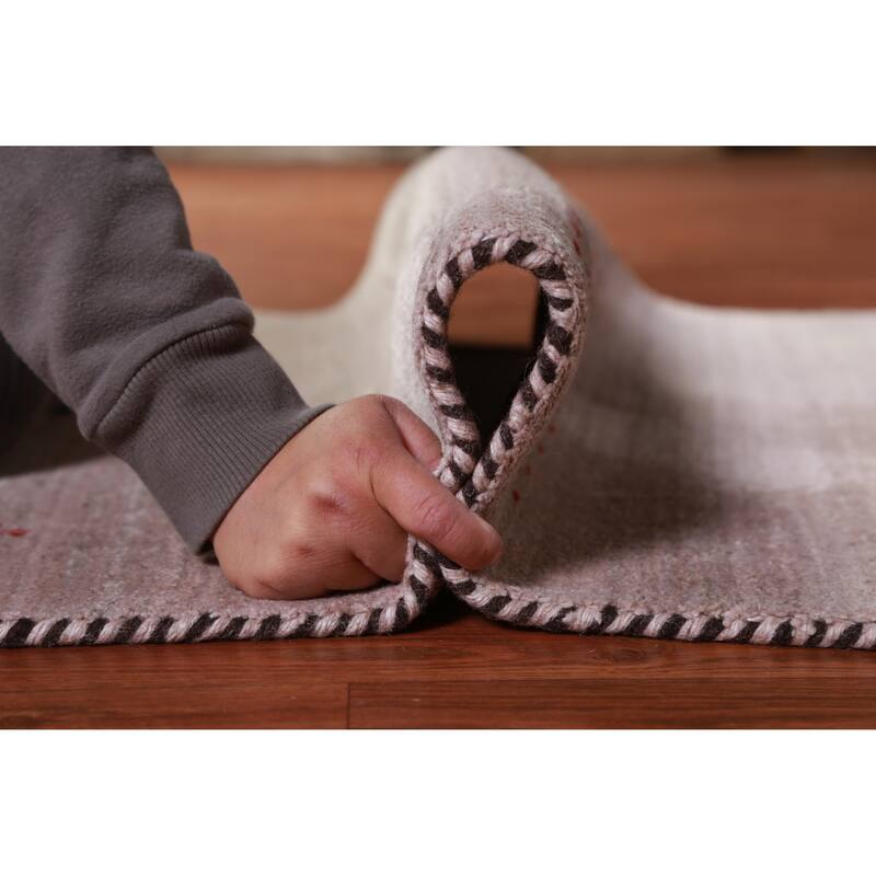 Hand Knotted Oriental 100% Wool Carpet Tribal Animal Pictorial Beige & Ivories Gabbeh Area Rug - 4' 11'' X 2' 11''