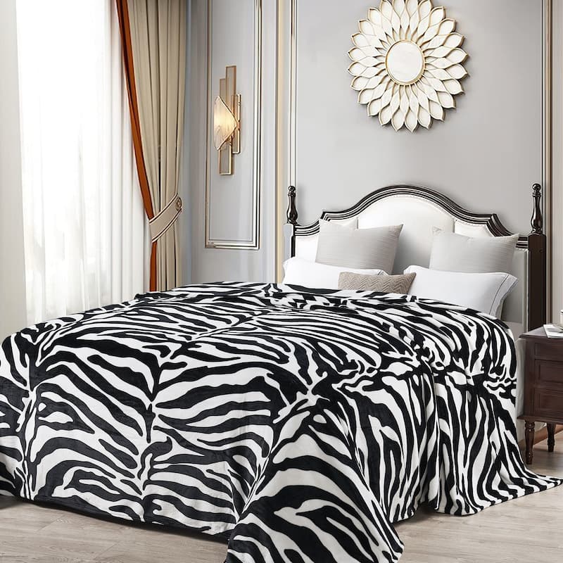 Lightweight Printed Safari Animal Flannel Fleece Blanket
