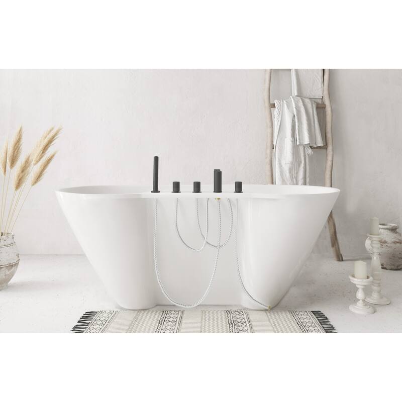 Nicolette Bathtub in Glossy White