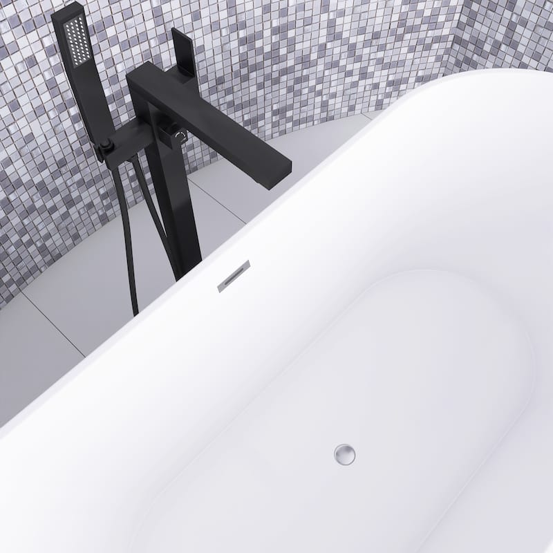 Acrylic Freestanding Soaking Bathtub in Gloss White