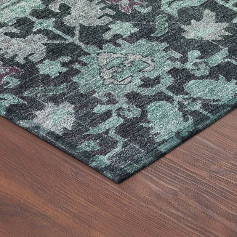 Machine Washable Indoor/ Outdoor Casual Traditional Chantille Rug
