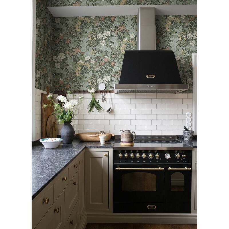 Lisburn, Elise Cream Nouveau Gardens 33 ft L X 20.9 in W, Wallpaper.