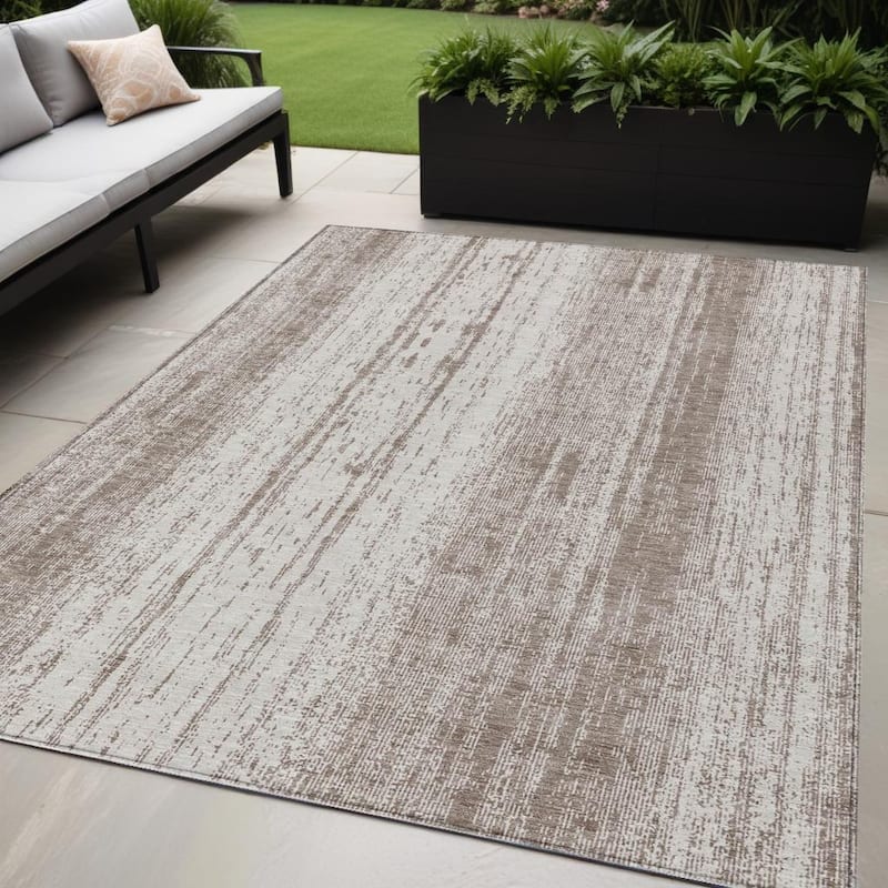 HomeRoots Striped Transitional Rectangle Outdoor Rug - 5' X 8'