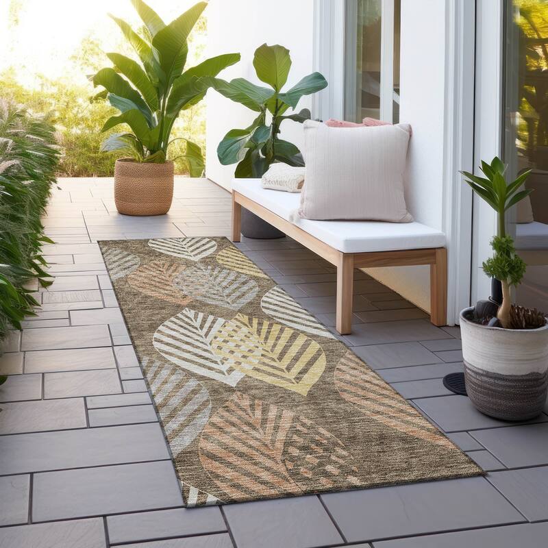 Machine Washable Indoor/ Outdoor Chantille Casual Palm Rug - Chocolate - 2'3" x 7'6"