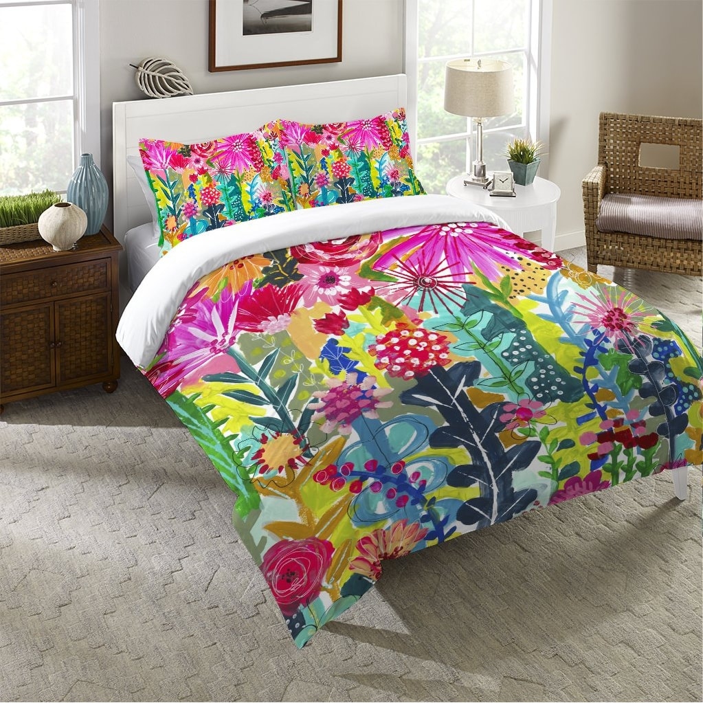 Vivid Floral Cluster Queen Comforter
