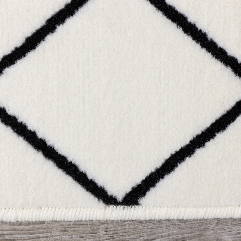 Florence Collection - Cream/Black Modern Lattice Rug - 4'7" x 6'7"