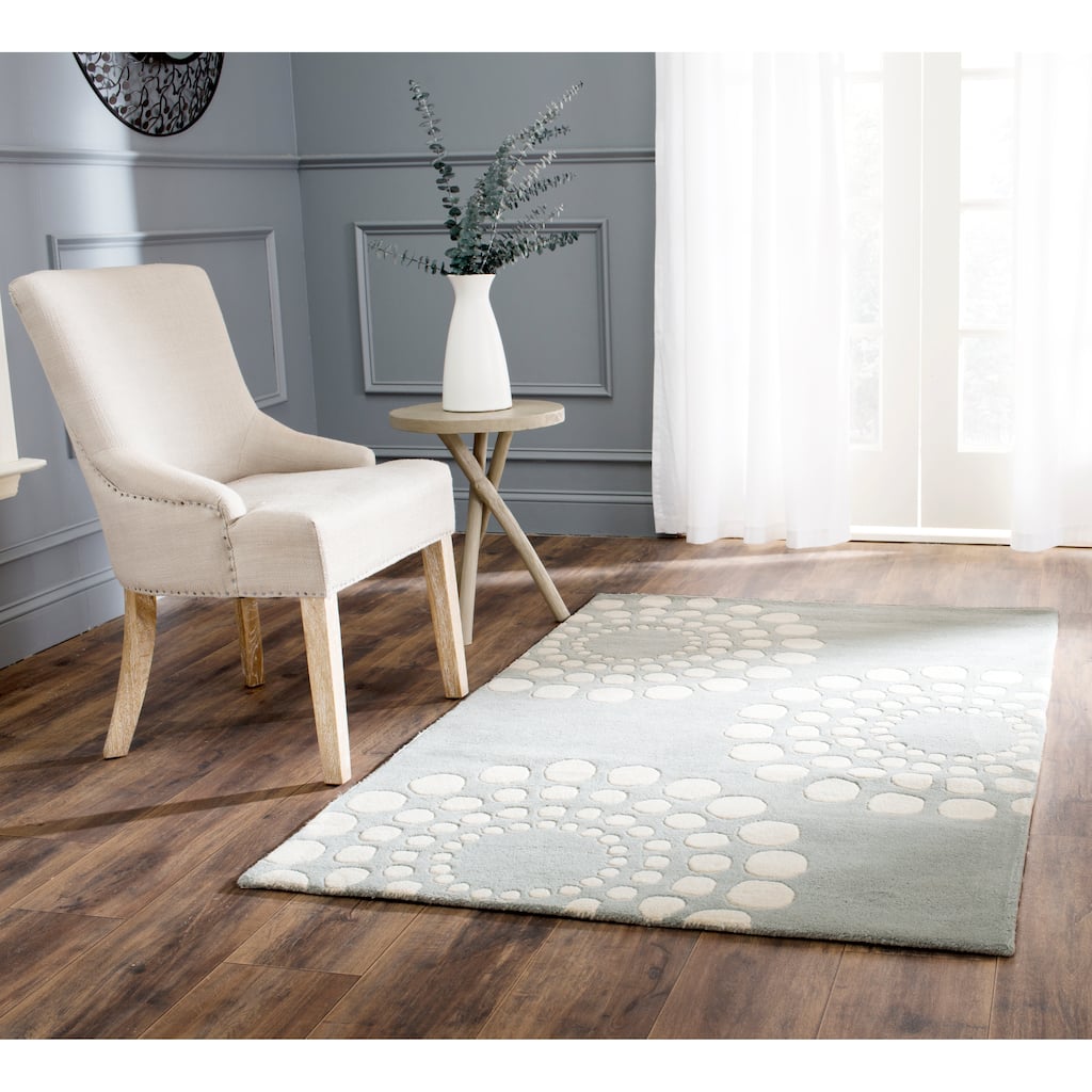 SAFAVIEH Handmade Soho Caroline Floral N.Z. Wool Rug
